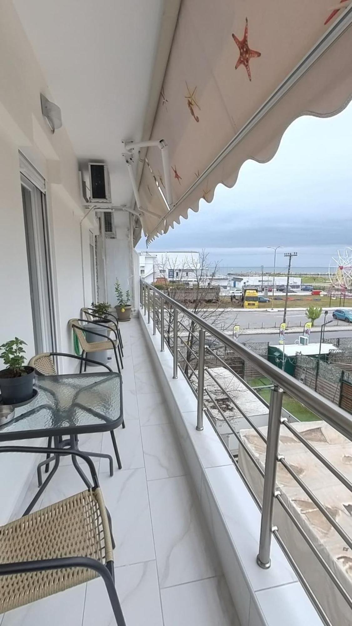 Cozy Sea View Apartment In Paralia Bagian luar foto