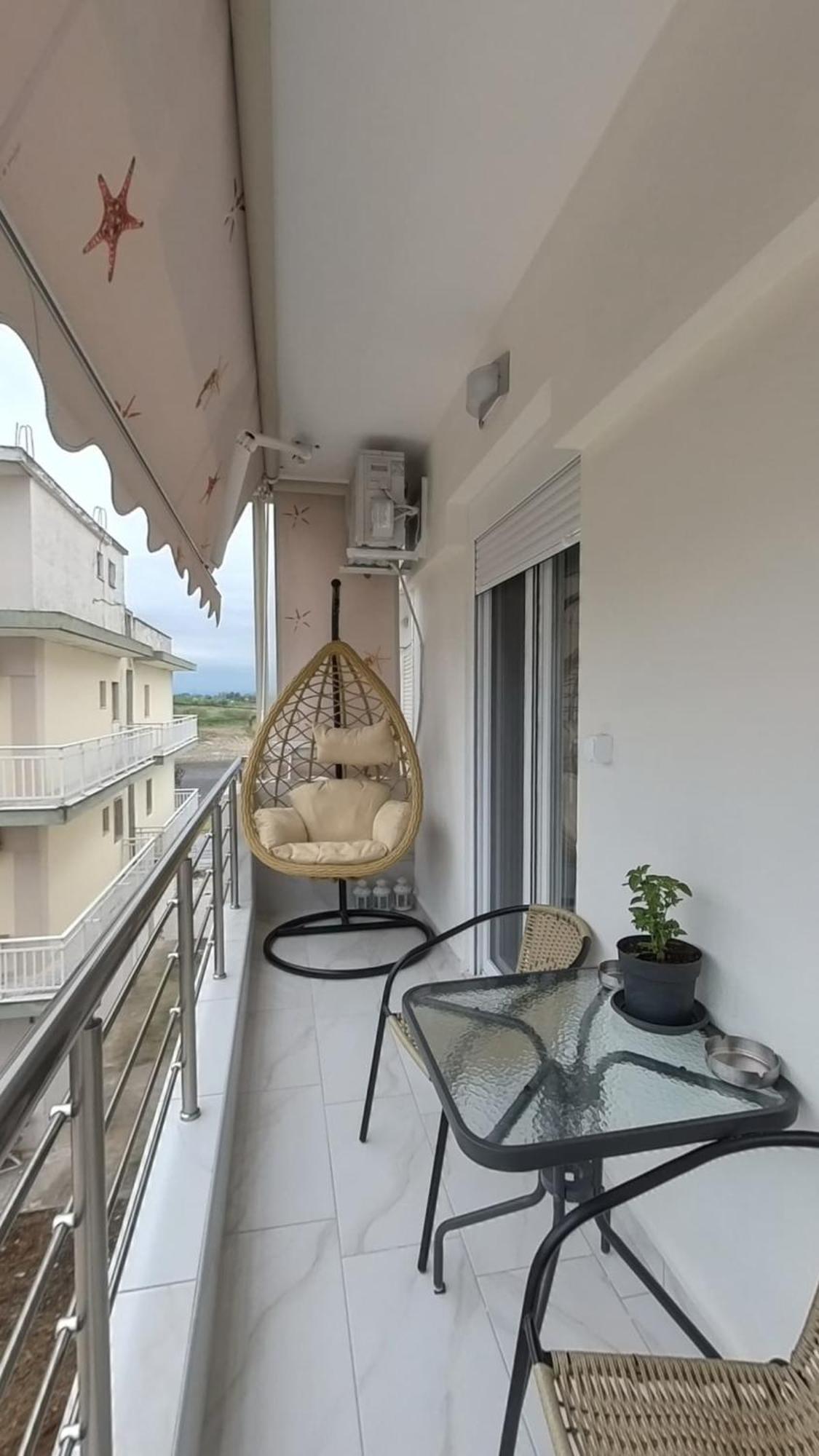 Cozy Sea View Apartment In Paralia Bagian luar foto