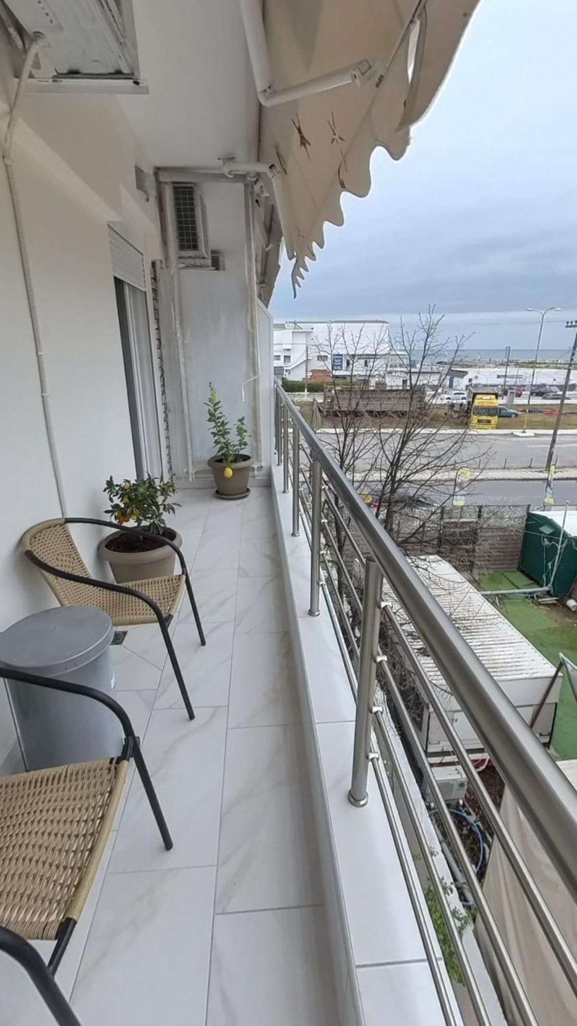 Cozy Sea View Apartment In Paralia Bagian luar foto